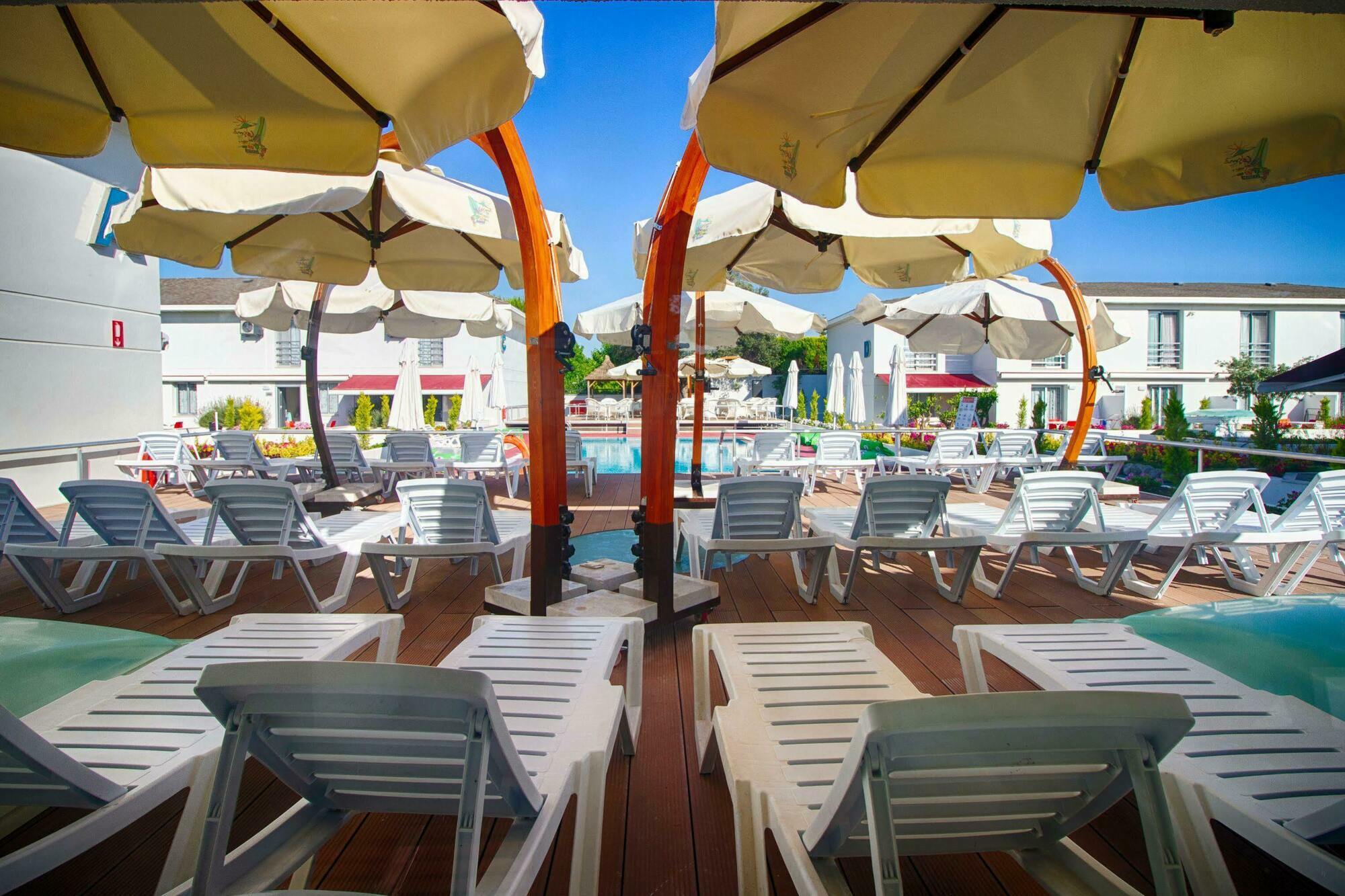 Vela Garden Resort Чесме Екстериор снимка